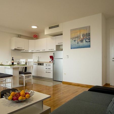 Apartments Mattea Makarska Bagian luar foto