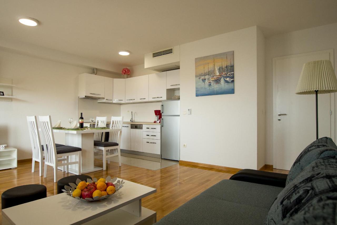 Apartments Mattea Makarska Bagian luar foto