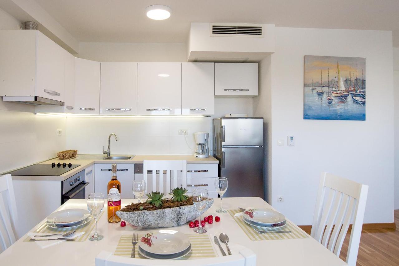 Apartments Mattea Makarska Bagian luar foto
