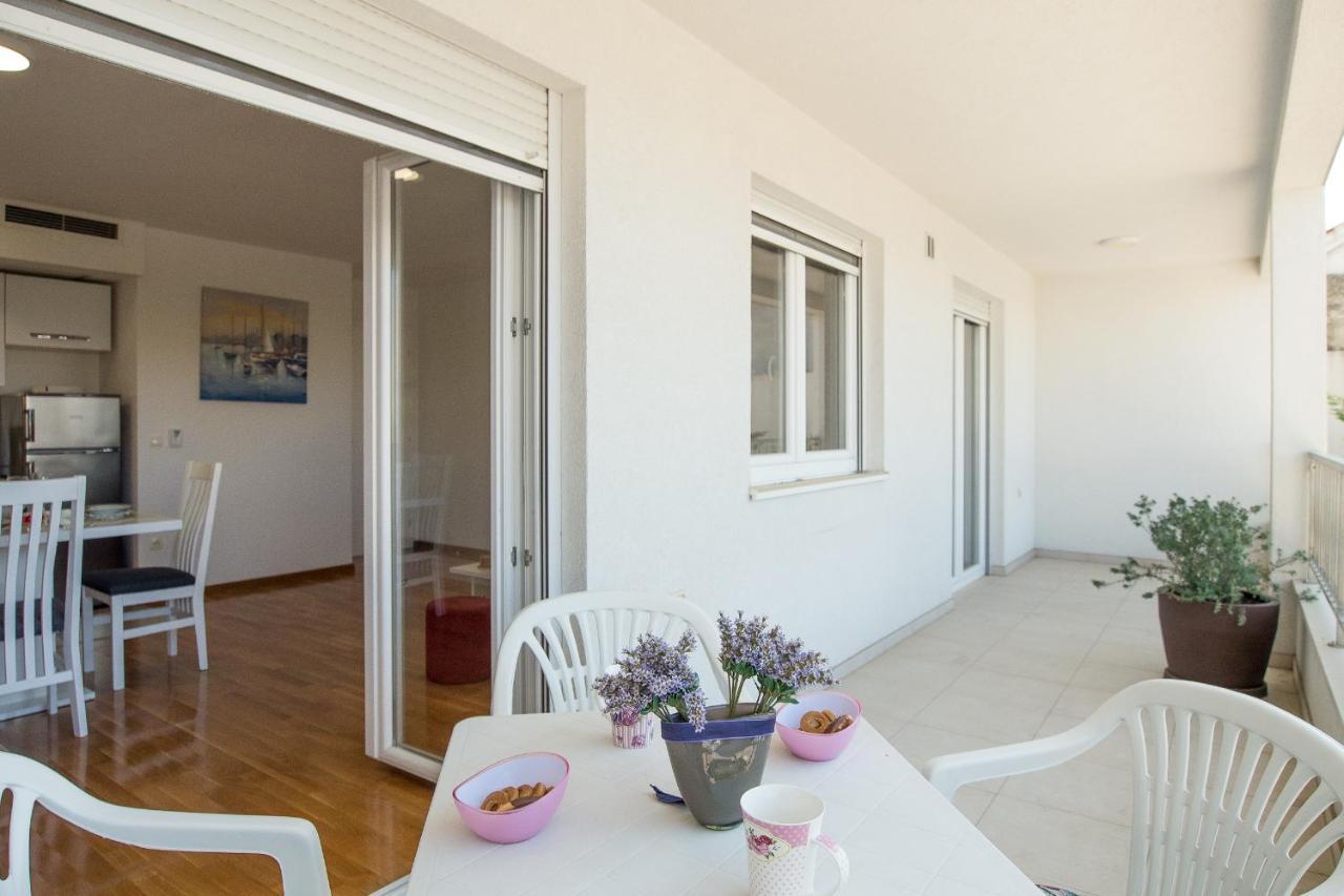 Apartments Mattea Makarska Bagian luar foto