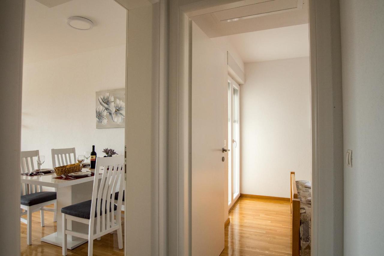 Apartments Mattea Makarska Bagian luar foto