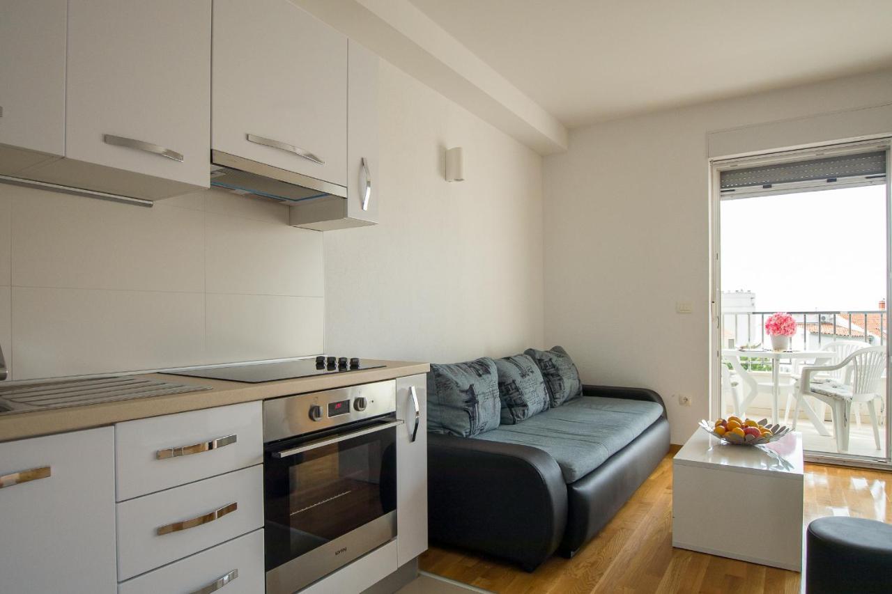 Apartments Mattea Makarska Bagian luar foto