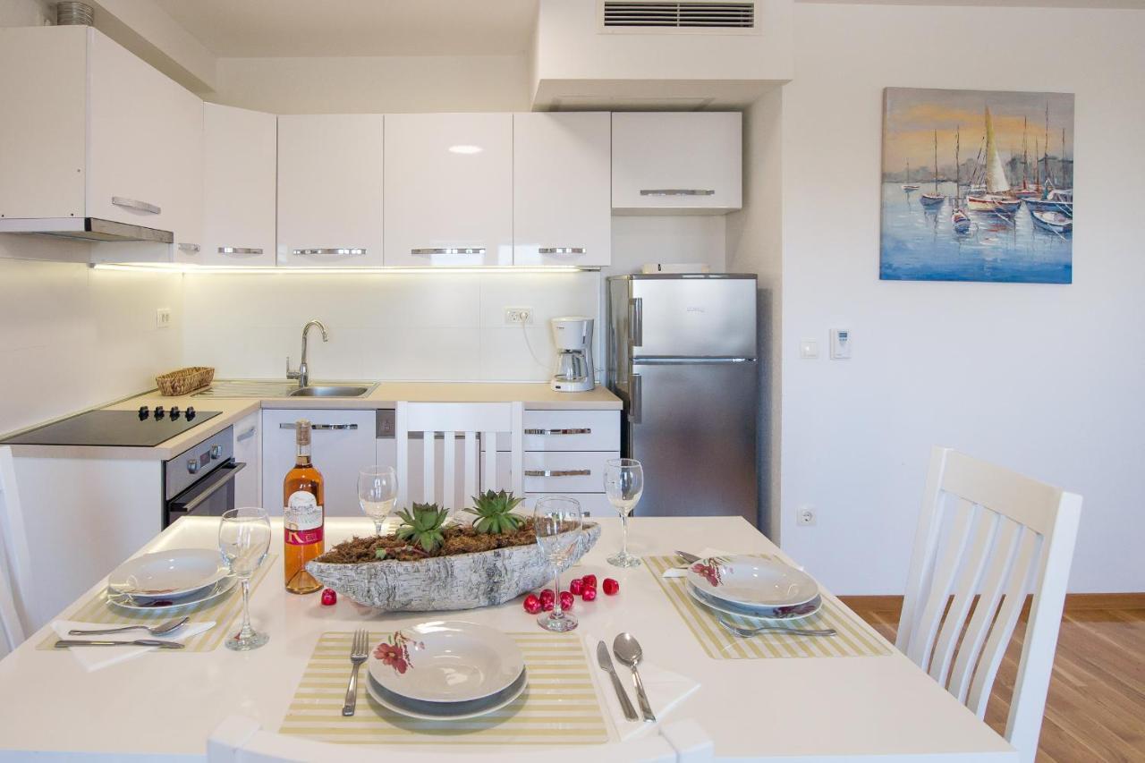 Apartments Mattea Makarska Bagian luar foto