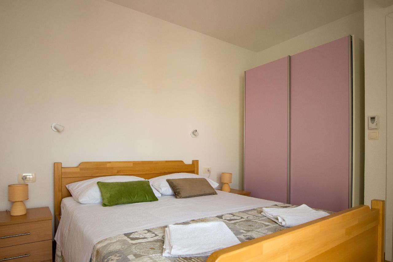 Apartments Mattea Makarska Bagian luar foto