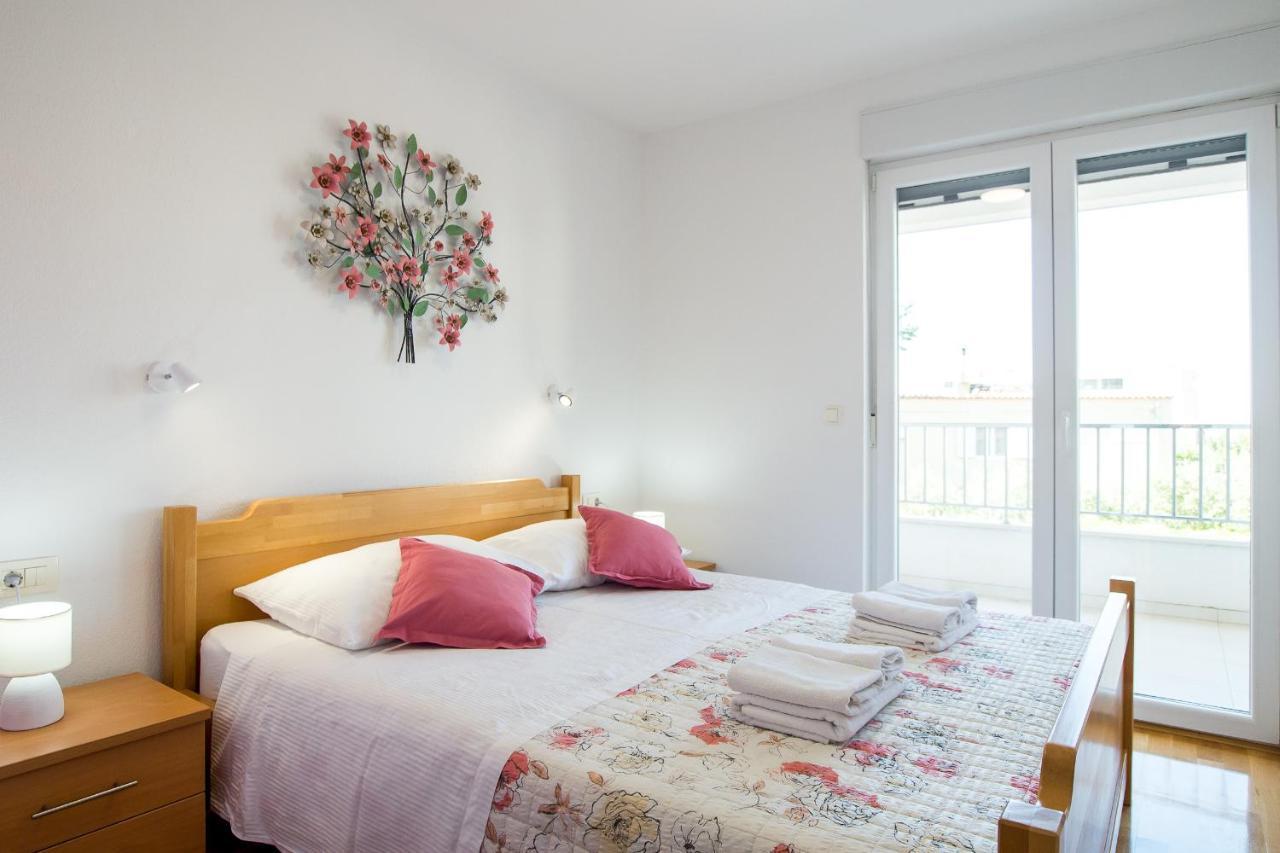 Apartments Mattea Makarska Bagian luar foto