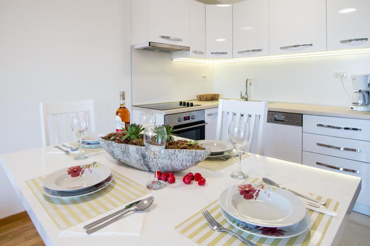 Apartments Mattea Makarska Bagian luar foto