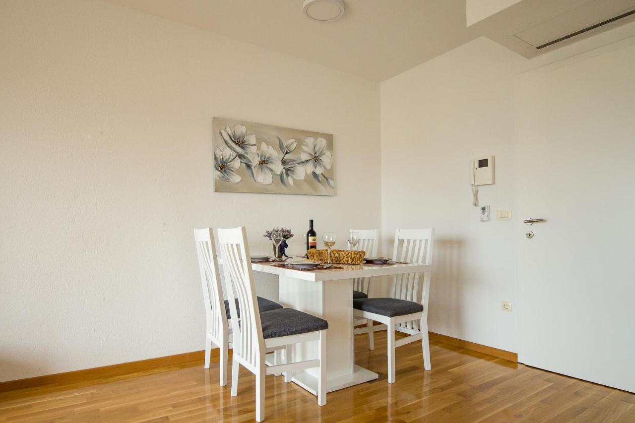Apartments Mattea Makarska Bagian luar foto