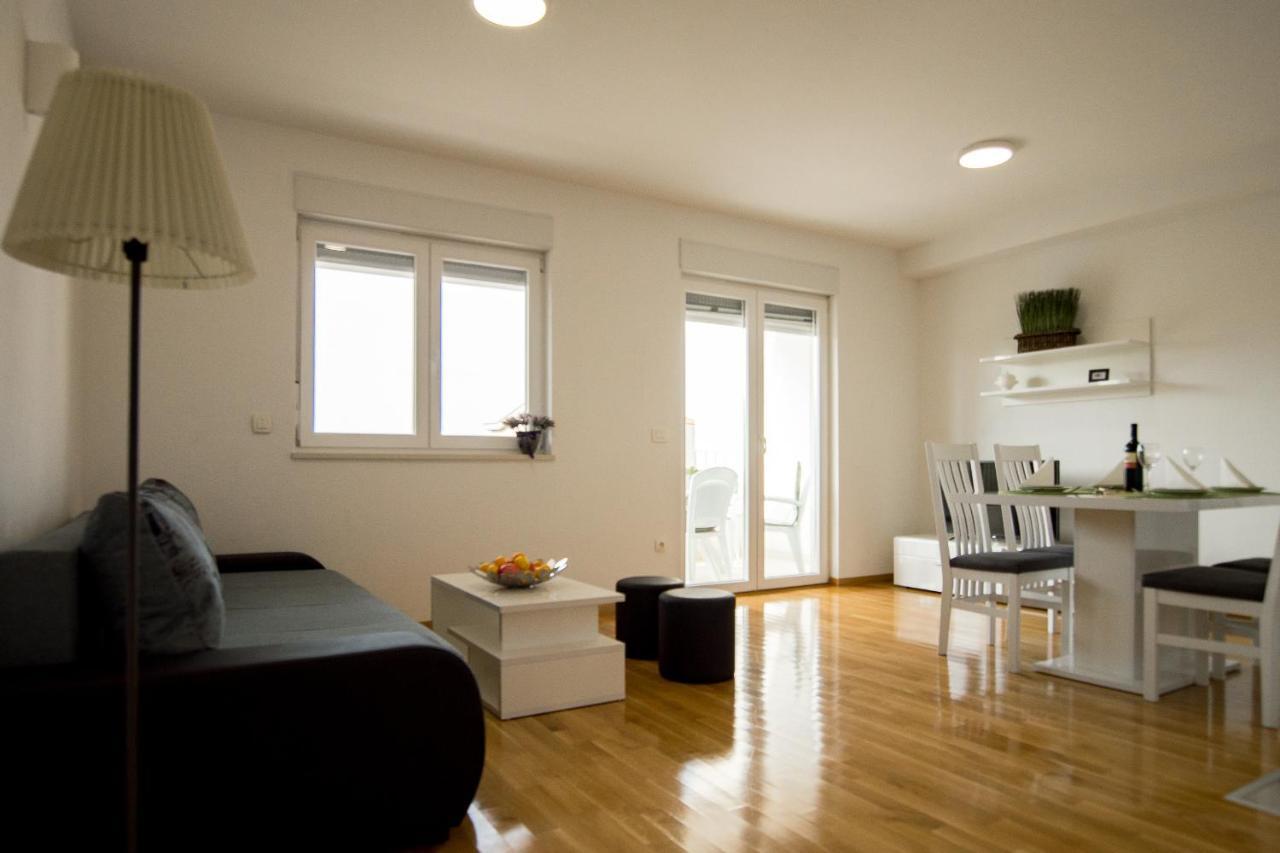 Apartments Mattea Makarska Bagian luar foto