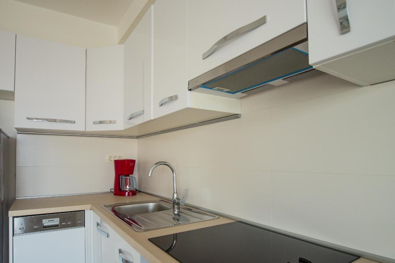 Apartments Mattea Makarska Bagian luar foto