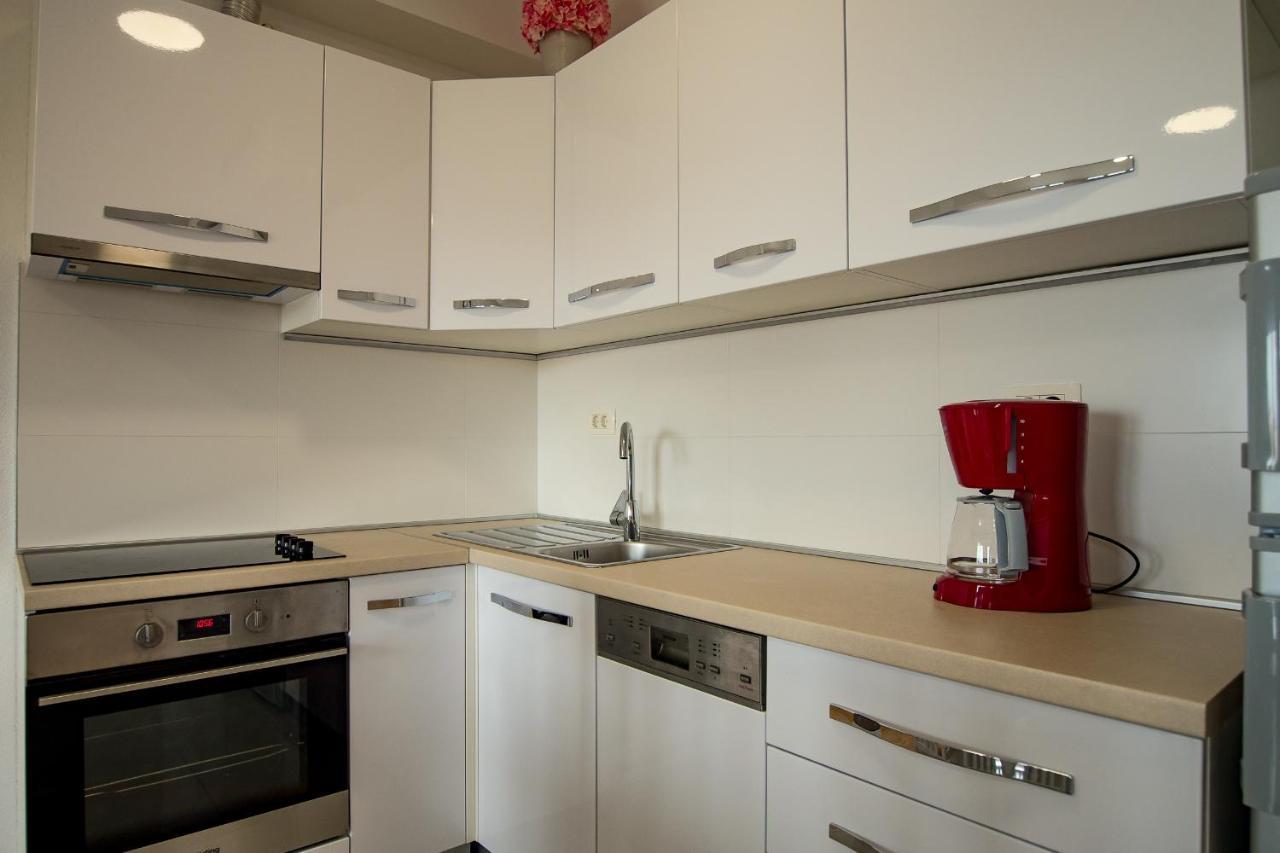 Apartments Mattea Makarska Bagian luar foto
