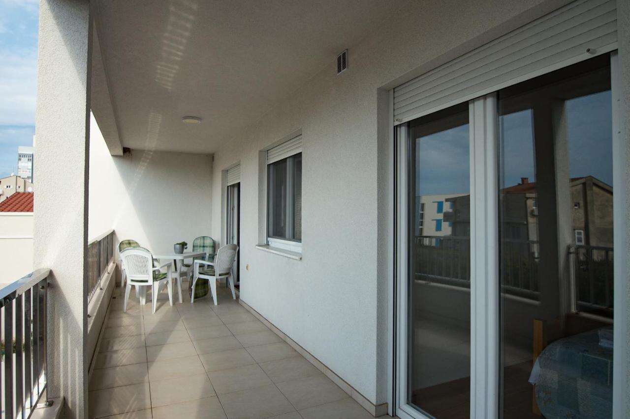 Apartments Mattea Makarska Bagian luar foto