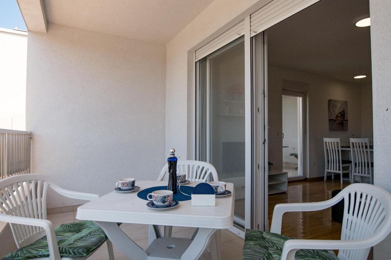 Apartments Mattea Makarska Bagian luar foto