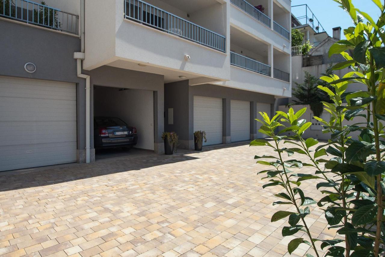 Apartments Mattea Makarska Bagian luar foto