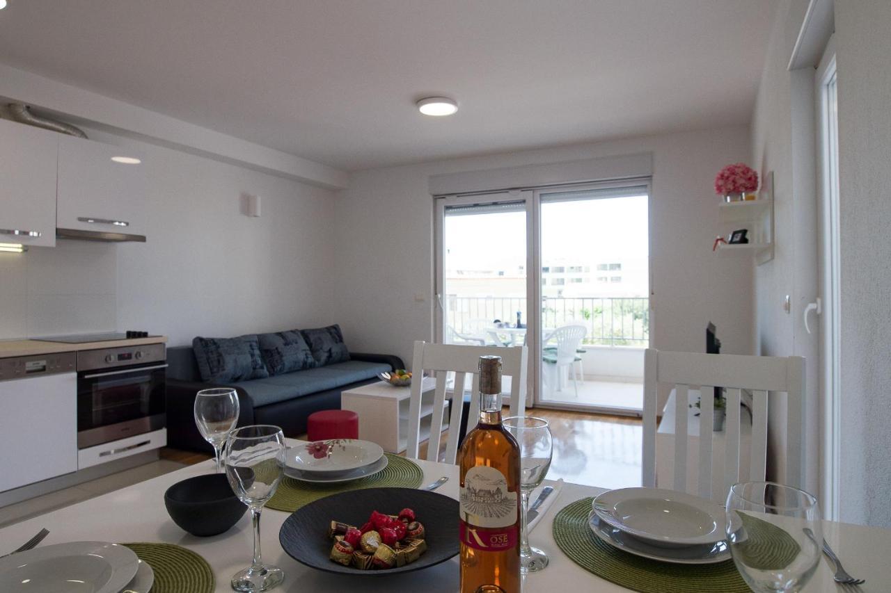 Apartments Mattea Makarska Bagian luar foto
