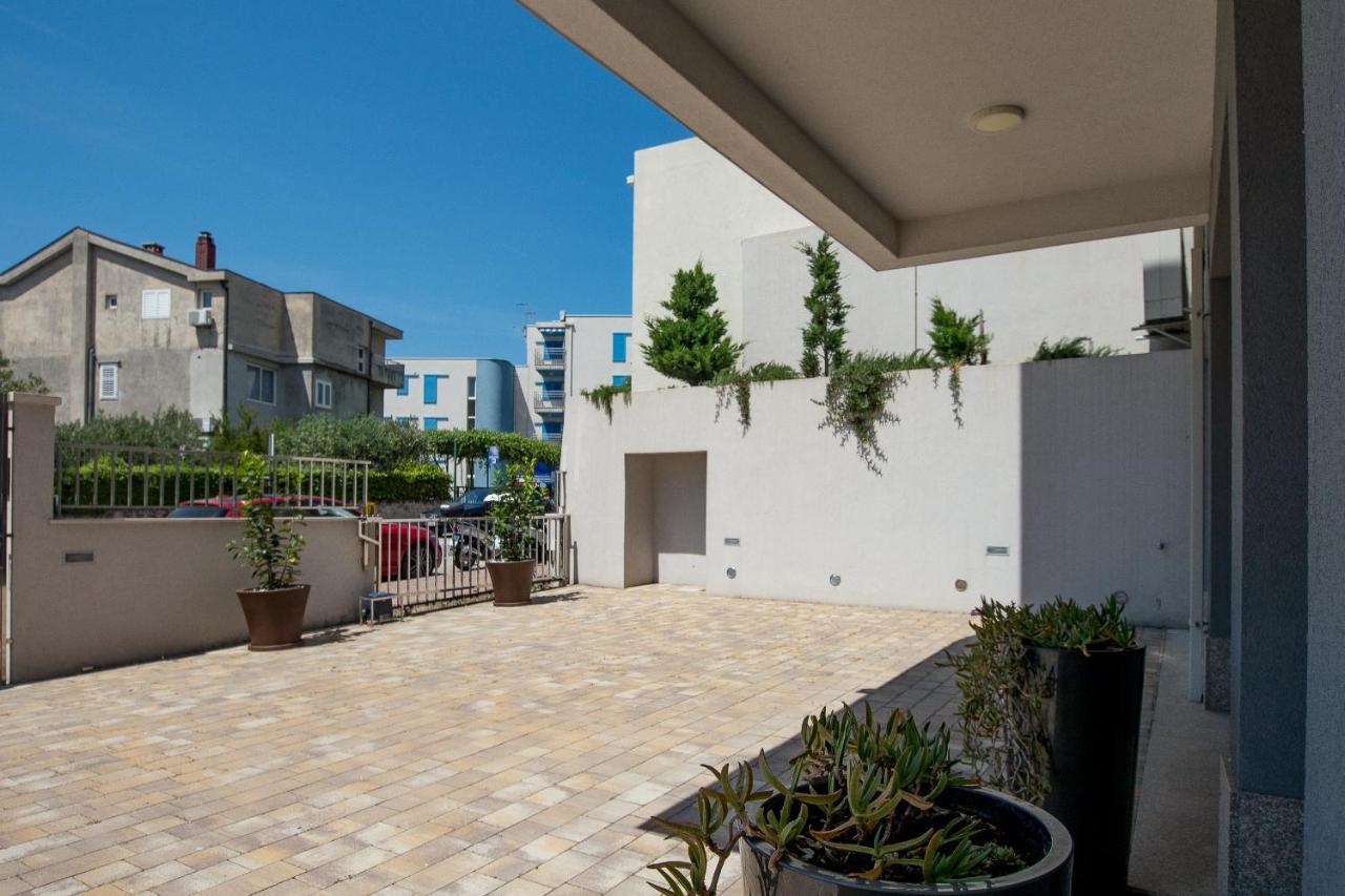 Apartments Mattea Makarska Bagian luar foto